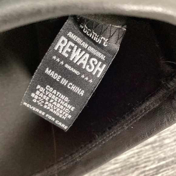 Rewash Women’s Black Vegan Leather Cropped Top Short Sleeves T-shirt - Picture 5 of 6